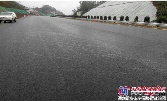 中大機(jī)械：不走尋常路 傳承匠心成就中國(guó)公路攤鋪專(zhuān)家